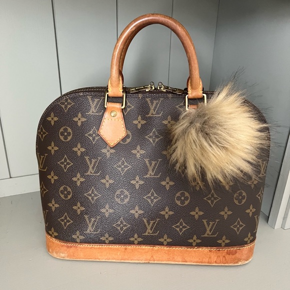 AUTHENTIC Louis Vuitton Alma - Picture 10 of 10